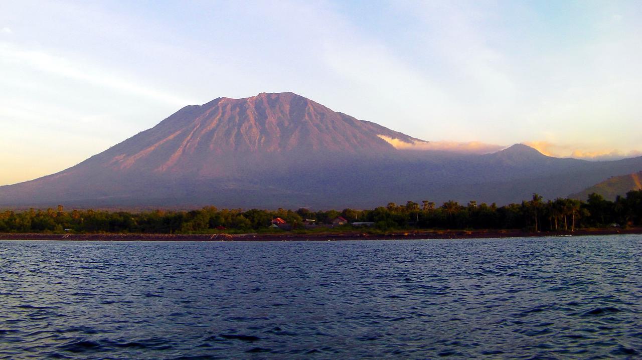 Bali Umah Tinjung Tulamben Exterior foto